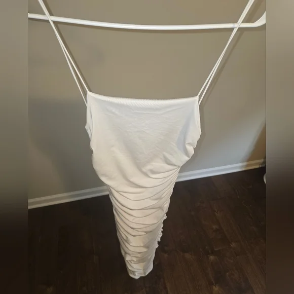 NWOT Elegant White Ruched Dress Size Small - Picture 2 of 2